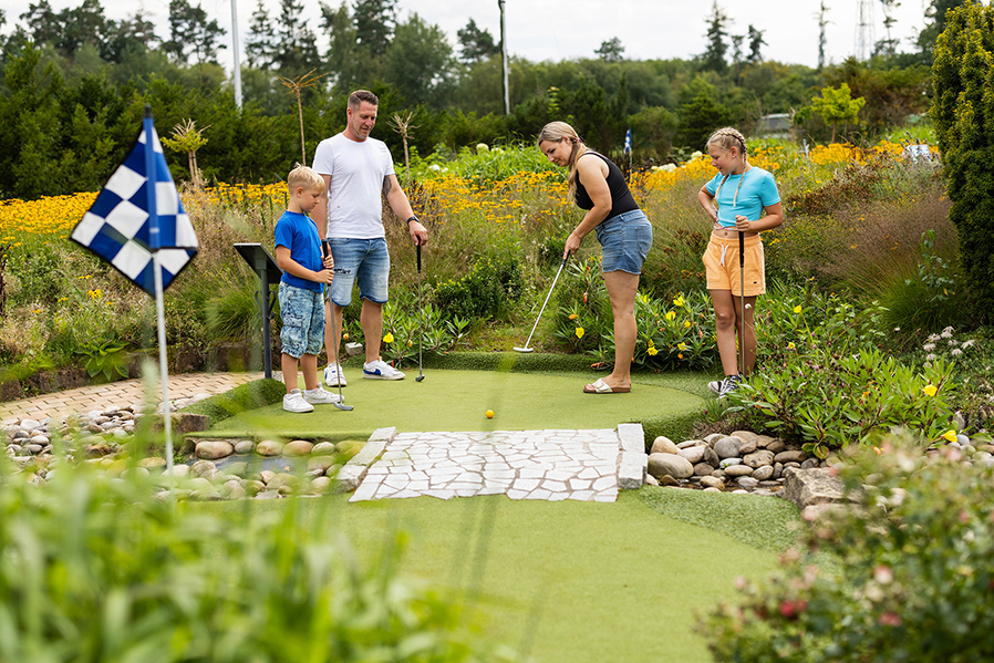 Adventure Golf